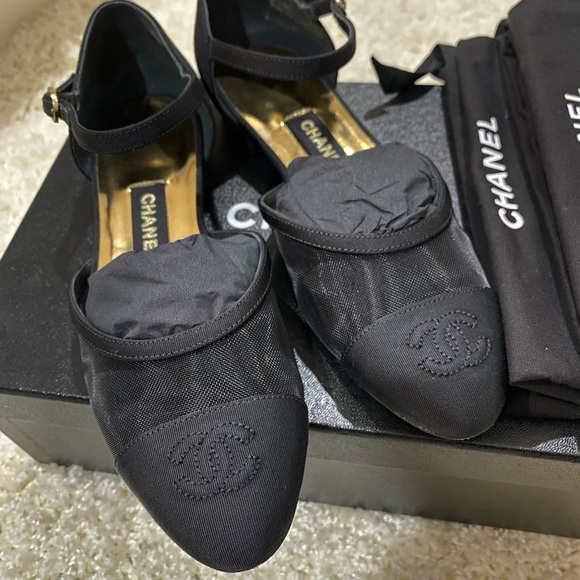 Authentic CHANEL shoes full set. Excellent condition - Picture 4 of 8